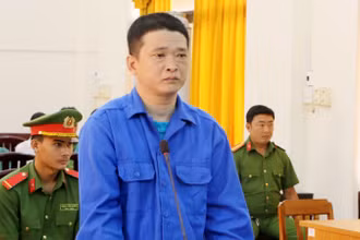 Bị cáo Danh Dương tại phiên tòa sơ thẩm ngày 30/5. 