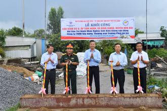 Nghi thức khởi công cầu Kênh 85B ở ấp Tám Ngàn, xã Bình Giang, huyện Hòn Đất.