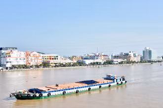Một góc thành phố Hà Tiên. 
