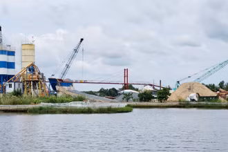 Đơn vị thầu đang thi công một số đoạn thuộc Dự án đầu tư xây dựng đường Hồ Chí Minh đoạn Rạch Sỏi-Bến Nhất, Gò Quao-Vĩnh Thuận.