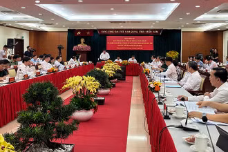 Quang cảnh buổi làm việc.