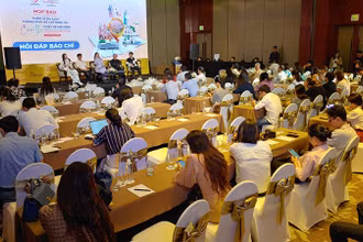 Quang cảnh buổi họp báo.