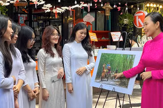 Triển lãm giới thiệu đến công chúng về vùng đất An Giang đa dạng sắc màu.
