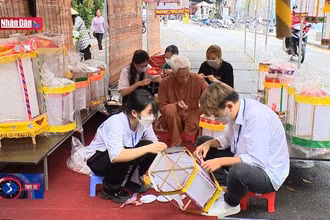 Tạo sức sống mới cho đồ chơi dân gian truyền thống