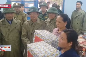 Phó Thủ tướng Lê Văn Thành thăm người dân Thừa Thiên Huế