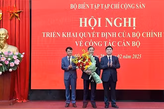[Video] Ông Hoàng Trung Dũng giữ chức Tổng Biên tập Tạp chí Cộng sản
