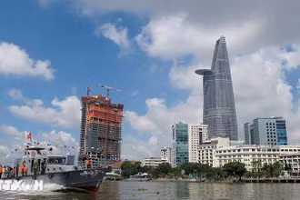 Nhờ thực hiện đường lối đối ngoại đúng đắn của Đảng đã góp phần quan trọng giữ vững môi trường hòa bình, ổn định, bảo vệ vững chắc độc lập, chủ quyền, thống nhất và toàn vẹn lãnh thổ, tạo thuận lợi cho công cuộc đổi mới, phát triển kinh tế-xã hội, nâng cao vị thế, uy tín của đất nước. (Ảnh minh họa).