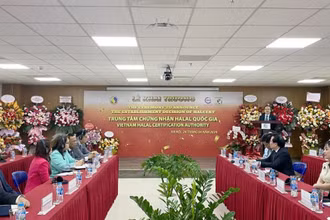 Quang cảnh lễ công bố.