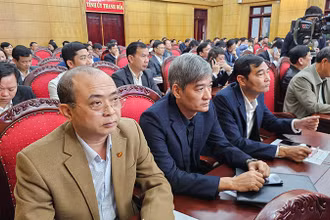 Các đại biểu tham dự hội nghị tại Tỉnh ủy Thanh Hóa.