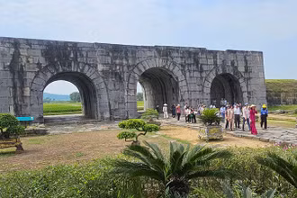 Cổng phía nam Di sản văn hóa thế giới Thành nhà Hồ.
