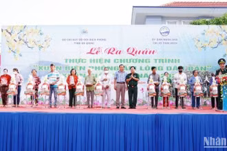 Quang cảnh Lễ ra quân "Xuân biên giới - Ấm lòng dân bản".