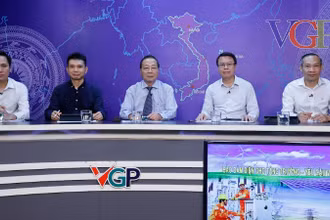 Các khách mời tham dự Tọa đàm "Bảo đảm điện cho tăng trưởng - Yêu cầu và giải pháp". (Ảnh: VGP)