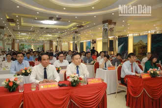 Các đại biểu dự Lễ kỷ niệm 40 năm xuất bản số báo đầu tiên Báo Nông thôn ngày nay.