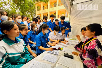Công ty cổ phần Tohoku Sông Đà tư vấn du học cho học sinh.