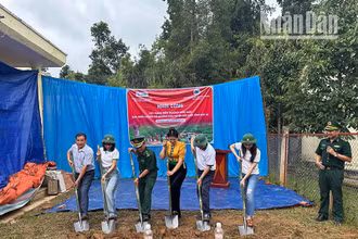 Khởi công xây dựng điểm trường mầm non bản Huổi Luông, xã Mường Lèo.