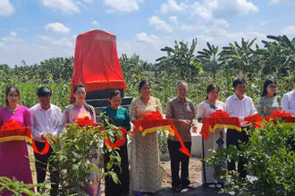Nghi thức cắt băng khánh thành Bia kỷ niệm Nhà in Giải phóng