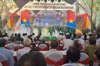 Một tiết mục văn nghệ trong Chương trình giao lưu nghệ thuật.