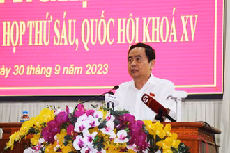 Phó Chủ tịch Thường trực Quốc hội Trần Thanh Mẫn phát biểu tại buổi tiếp xúc cử tri.