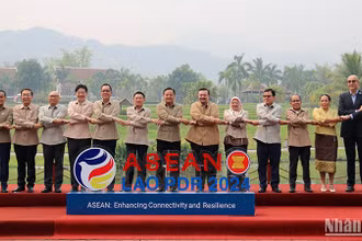 Các đại biểu chụp ảnh chung tại Hội nghị Bộ trưởng Tài chính ASEAN 28. (Ảnh: Trịnh Dũng)