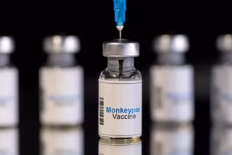 Vaccine ngừa đậu mùa khỉ. (Ảnh minh họa: Reuters)