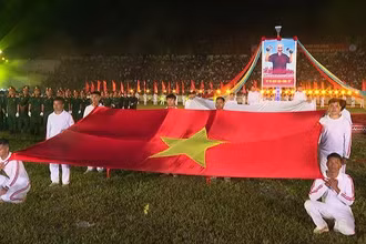 Quang cảnh lễ khai mạc Hội thi Thể thao các dân tộc thiểu số tỉnh Quảng Nam lần thứ II.