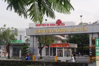 Ngay khi đi vào hoạt động, Bệnh viện đa khoa Hải Tiến chú trọng thành lập, phát triển tổ chức đảng trong cơ sở y tế tư nhân.