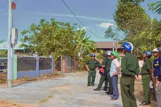 Tại các điểm giao cắt, ngã ba, ngã tư trên địa bàn phường Hòa Bình, thị xã Ayun Pa đều được lắp đặt hệ thống chiếu sáng.