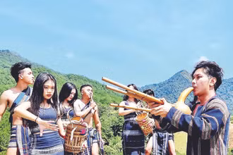 Vũ điệu của người Cơ Ho trên cao nguyên Langbiang.