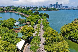 Hà Nội đang nỗ lực khai thác giá trị hồ Tây, nhưng vẫn bảo vệ tốt cảnh quan, môi trường.