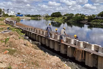 Tuyến kênh Tham Lương-Bến Cát-rạch Nước Lên bị ô nhiễm đang được cải tạo, chỉnh trang.