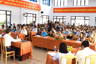 Lãnh đạo tỉnh Đồng Nai đối thoại với người dân trong diện thu hồi đất để thực hiện dự án đường giao thông kết nối sân bay Long Thành.