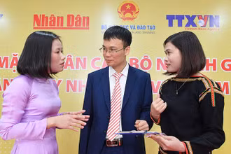 Các nhà giáo tại buổi gặp mặt, tri ân cán bộ ngành giáo dục nhân kỷ niệm Ngày Nhà giáo Việt Nam 20/11.