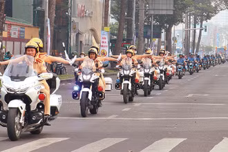 Lực lượng Cảnh sát giao thông Thành phố Hồ Chí Minh ra quân Năm an toàn giao thông.