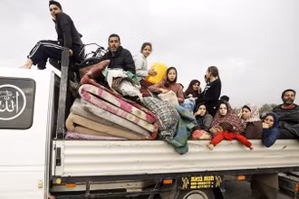 Người Palestine chạy trốn khỏi Khan Younis.