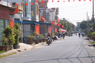 Một tuyến phố tại xã Giao Phong, huyện Giao Thủy - xã được Trung ương chọn thí điểm xây dựng mô hình xã nông thôn mới thông minh.