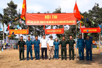 Hội thi "Sáng kiến, cải tiến, trưng bày mô hình học cụ lực lượng vũ trang huyện Bến Cầu năm 2023".