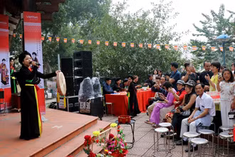Các liền anh, liền chị quan họ nhí trong Hội Lim xuân Giáp Thìn 2024.