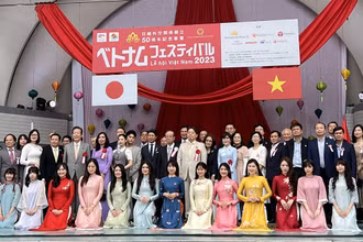 Các đại biểu tham dự Lễ hội Việt Nam 2023 tại Tokyo, Nhật Bản. (Ảnh Bộ Ngoại giao) 