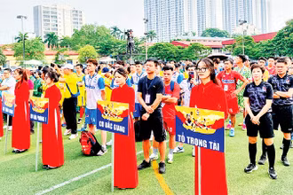 Khai mạc Giải vô địch bóng đá công nhân toàn quốc 2023. (Ảnh NGÔ QUANG DŨNG)