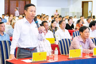 Tại một buổi đối thoại với lãnh đạo tỉnh Quảng Trị, nhiều ý kiến doanh nghiệp bày tỏ mong muốn được tạo điều kiện thuận lợi về phát triển đảng viên trong doanh nghiệp ngoài nhà nước.