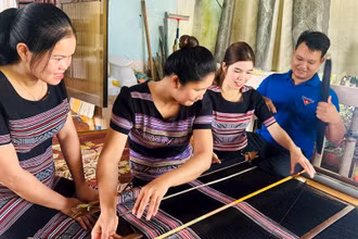 Phát huy truyền thống cách mạng, huyện Ba Tơ, tỉnh Quảng Ngãi gìn giữ văn hóa giàu bản sắc.