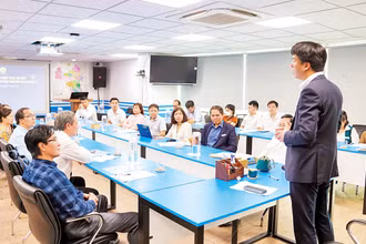 Lãnh đạo Ðảng ủy, Tập đoàn MEDGroup gặp mặt đội ngũ bác sĩ mới và giới thiệu văn hóa tập đoàn.