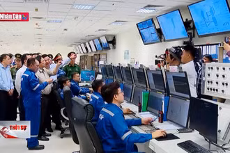 Thủ tướng thăm và làm việc với Nhà máy lọc hóa dầu Nghi Sơn
