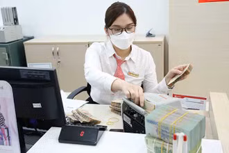 Giao dịch tại Ngân hàng SeAbank.