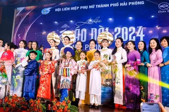 Giới thiệu Áo dài An An mang dấu ấn Hải Phòng tại một sự kiện văn hóa.