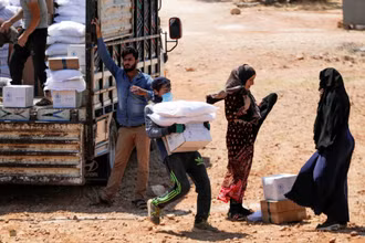 Hàng triệu người dân Syria sống dựa vào viện trợ nhân đạo. (Ảnh REUTERS)