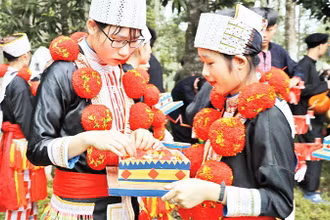 Phụ nữ Dao ở Tuyên Quang trong trang phục truyền thống.
