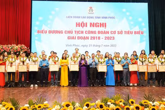 Biểu dương chủ tịch công đoàn tiêu biểu của tỉnh Vĩnh Phúc.