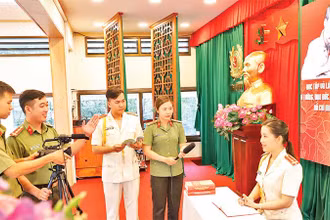 Chi bộ Đội công tác đảng và công tác quần chúng thực hiện chuyên mục online “Học tập và làm theo tư tưởng, đạo đức, phong cách Hồ Chí Minh”.