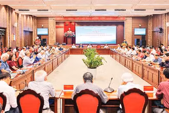 Hội nghị gặp mặt chuyên gia, nhà khoa học nhân dịp kỷ niệm Ngày Khoa học và Công nghệ Việt Nam năm 2024. (Ảnh HOÀNG HIẾU)